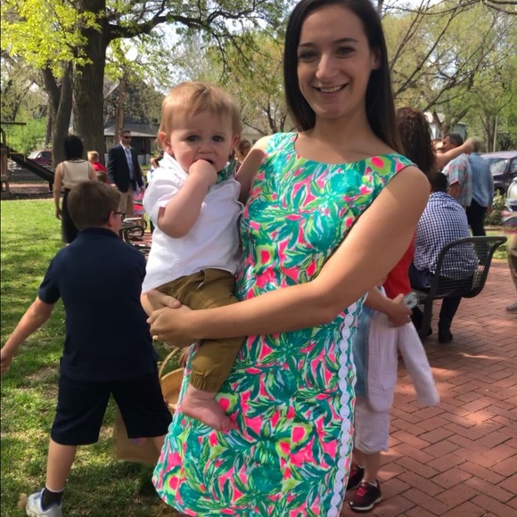 Meet your Posher, Caitlin - Picture 5 of 6